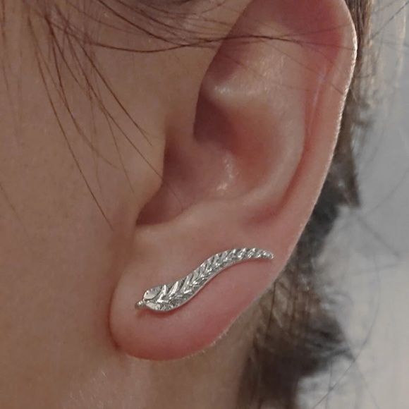 Jewelry - New Leaf climbers stud earrings